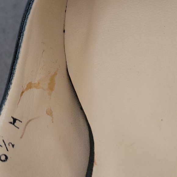 Anne Klein Navy color 6 1/2 M - Picture 5 of 5